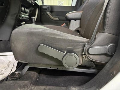 2013 Jeep Wrangler Unlimited 4WD 4dr Freedom Edition *Ltd Avail*