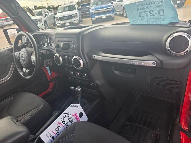 2015 Jeep Wrangler Unlimited 4WD 4dr Sahara