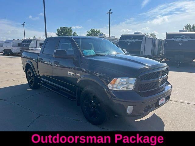 2017 RAM 1500 SLT 4x4 Crew Cab 5'7" Box