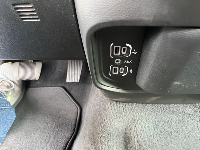 2025 RAM 1500 Laramie 4x4 Crew Cab 5'7" Box