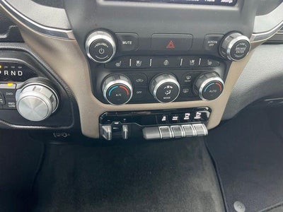 2020 RAM 1500 Laramie 4x4 Crew Cab 5'7" Box