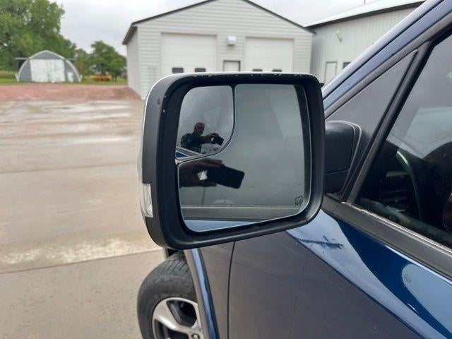 2020 RAM 1500 Laramie 4x4 Crew Cab 5'7" Box