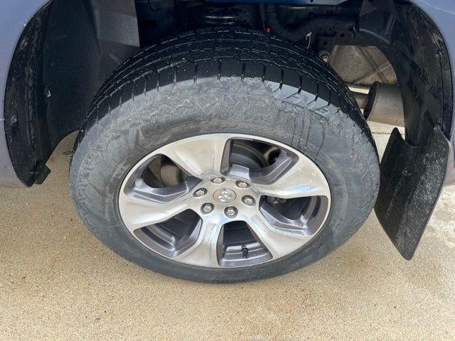 2020 RAM 1500 Laramie 4x4 Crew Cab 5'7" Box