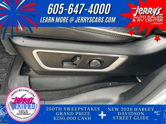 2022 RAM 1500 Laramie 4x4 Crew Cab 5'7" Box