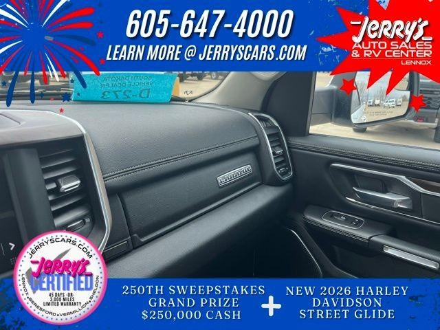 2022 RAM 1500 Laramie 4x4 Crew Cab 5'7" Box