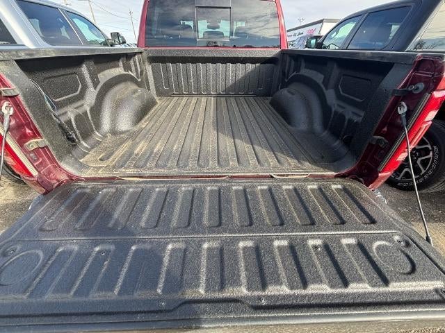 2019 RAM 1500 Laramie 4x4 Crew Cab 5'7" Box