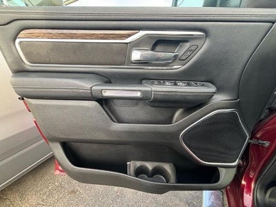 2019 RAM 1500 Laramie 4x4 Crew Cab 5'7" Box