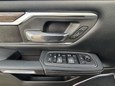 2019 RAM 1500 Laramie 4x4 Crew Cab 5'7" Box