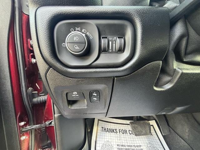 2019 RAM 1500 Laramie 4x4 Crew Cab 5'7" Box