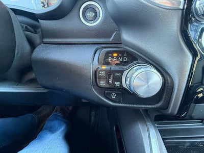 2021 RAM 1500 Laramie 4x4 Crew Cab 5'7" Box