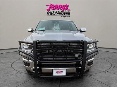 2022 RAM 1500 Laramie 4x4 Crew Cab 5'7" Box