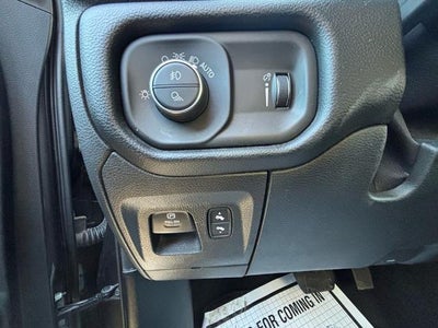 2022 RAM 1500 Big Horn 4x4 Crew Cab 6'4" Box
