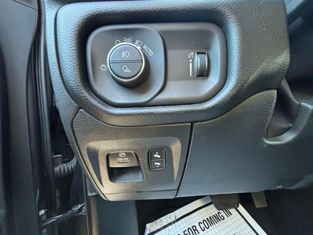 2022 RAM 1500 Big Horn 4x4 Crew Cab 6'4" Box