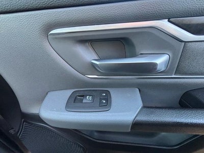 2022 RAM 1500 Big Horn 4x4 Crew Cab 6'4" Box