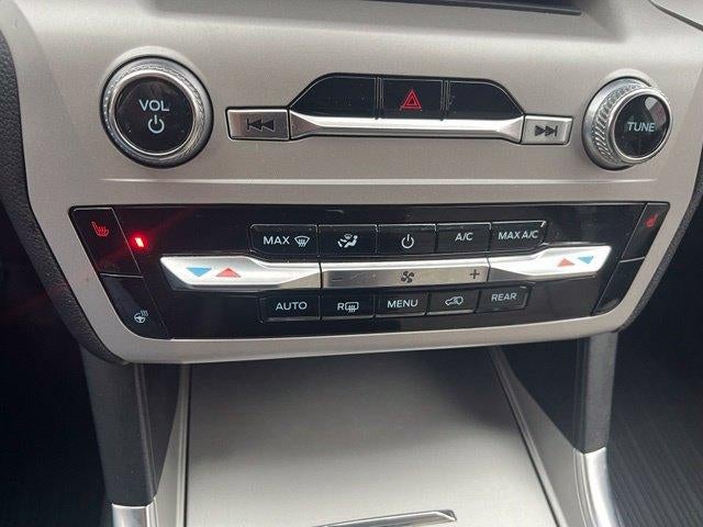 2023 Ford Explorer XLT 4WD