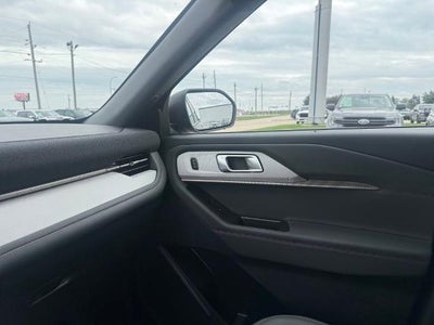 2027 Ford Explorer Active w/200A Pkg 4WD