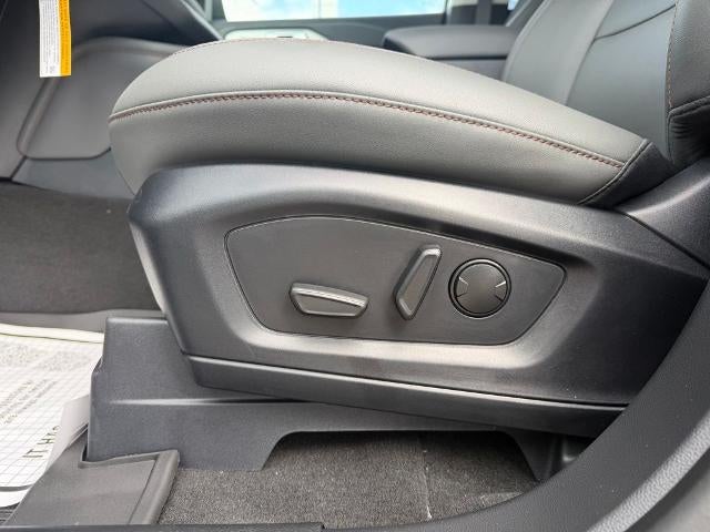 2026 Ford Explorer Active w/100A Pkg 4WD