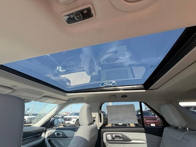 2026 Ford Explorer Platinum 4WD