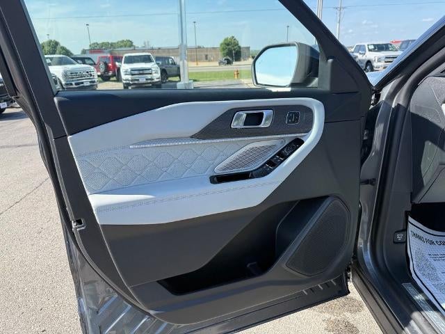 2026 Ford Explorer Platinum 4WD