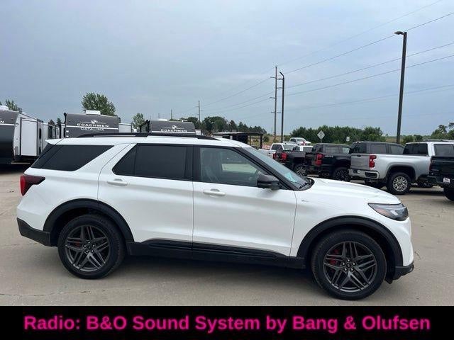 2025 Ford Explorer ST-Line 4WD