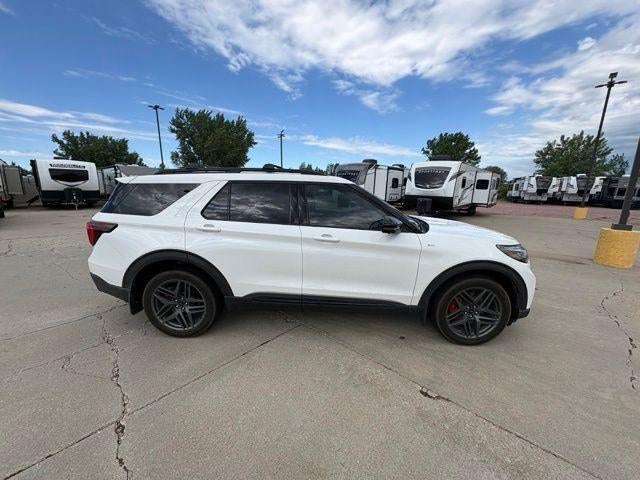 2025 Ford Explorer ST-Line 4WD