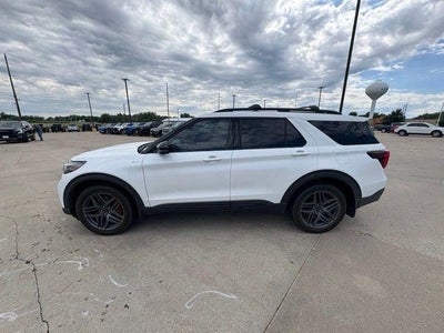 2025 Ford Explorer ST-Line 4WD