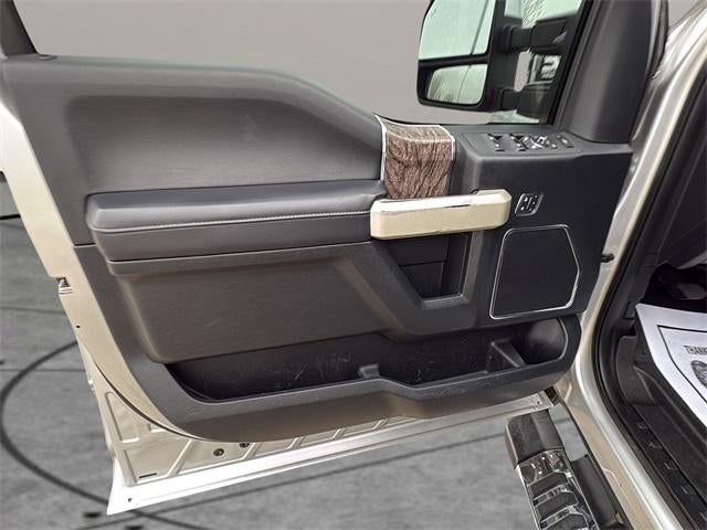 2018 Ford Super Duty F-250 SRW LARIAT 4WD Crew Cab 6.75' Box