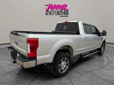 2018 Ford Super Duty F-250 SRW LARIAT 4WD Crew Cab 6.75' Box