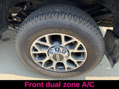2022 Ford Super Duty F-350 SRW LARIAT 4WD Crew Cab 6.75' Box