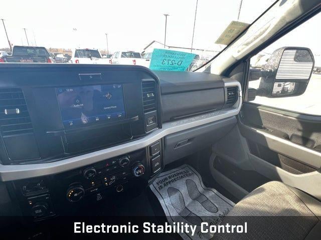 2025 Ford Super Duty F-350 SRW XL 4WD Crew Cab 6.75' Box