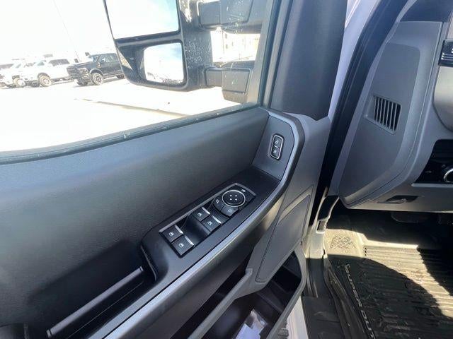 2025 Ford Super Duty F-350 SRW XL 4WD Crew Cab 6.75' Box