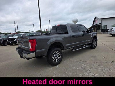 2017 Ford Super Duty F-350 SRW Lariat 4WD Crew Cab 6.75' Box