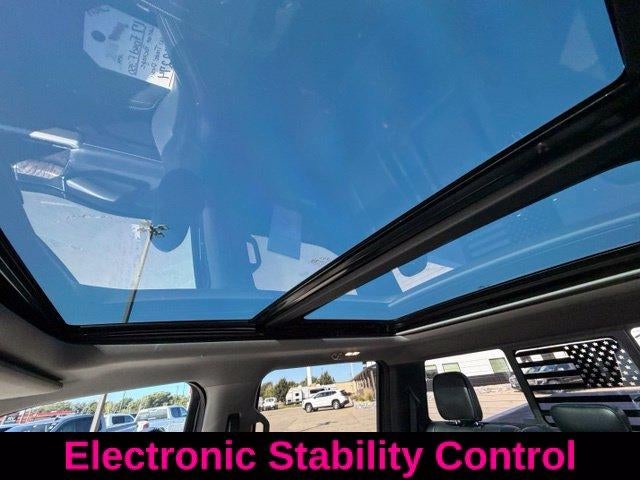 2017 Ford Super Duty F-350 SRW Lariat 4WD Crew Cab 6.75' Box