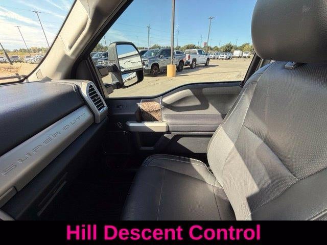 2017 Ford Super Duty F-350 SRW Lariat 4WD Crew Cab 6.75' Box