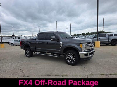 2017 Ford Super Duty F-350 SRW Lariat 4WD Crew Cab 6.75' Box