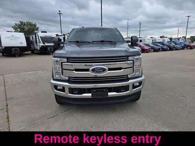 2017 Ford Super Duty F-350 SRW Lariat 4WD Crew Cab 6.75' Box