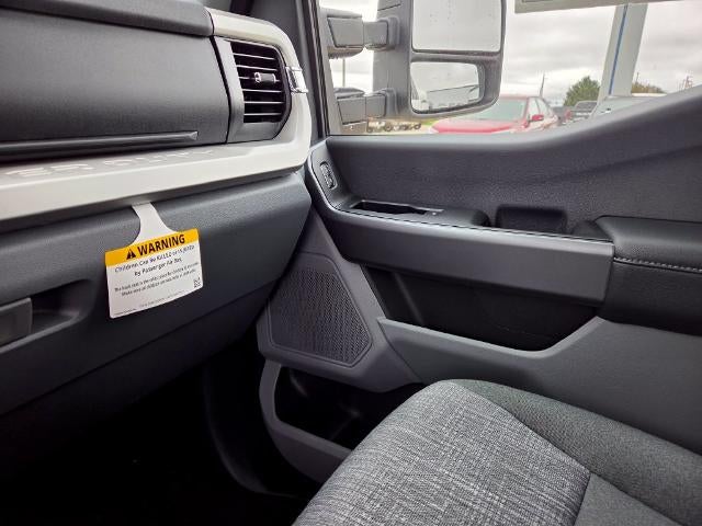 2027 Ford Super Duty F-350 SRW XLT 4WD Reg Cab 8' Box