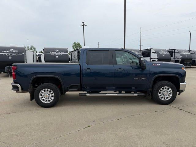 2023 Chevrolet Silverado 3500 HD Crew Cab Standard Box 4-Wheel Drive LT