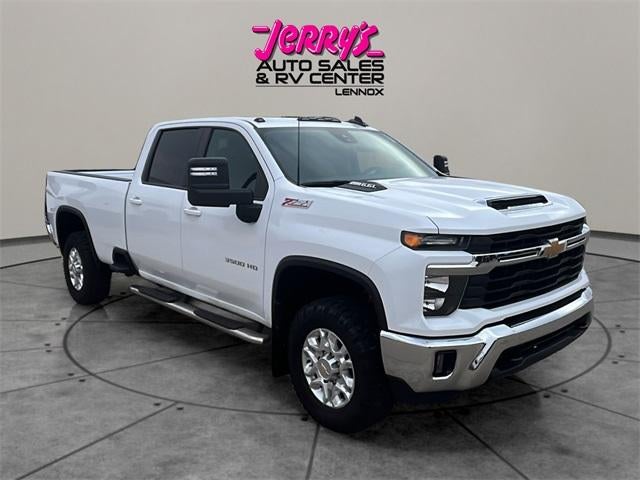 2024 Chevrolet Silverado 3500 HD Crew Cab Standard Box 4-Wheel Drive LT
