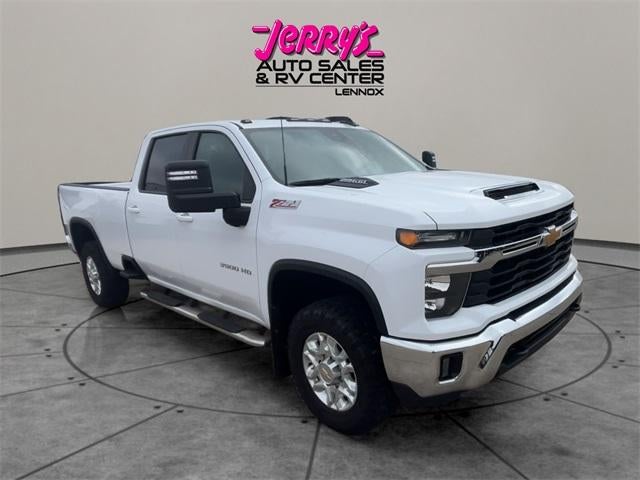 2024 Chevrolet Silverado 3500 HD Crew Cab Standard Box 4-Wheel Drive LT