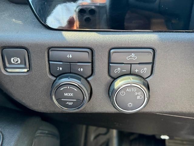 2024 Chevrolet Silverado 3500 HD Crew Cab Long Box 4-Wheel Drive LT