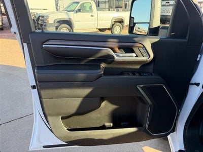 2024 Chevrolet Silverado 3500 HD Crew Cab Long Box 4-Wheel Drive LT