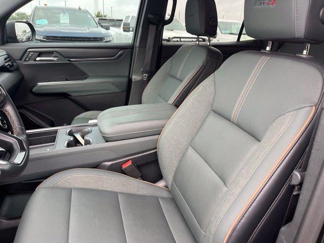 2026 GMC Acadia AWD AT4