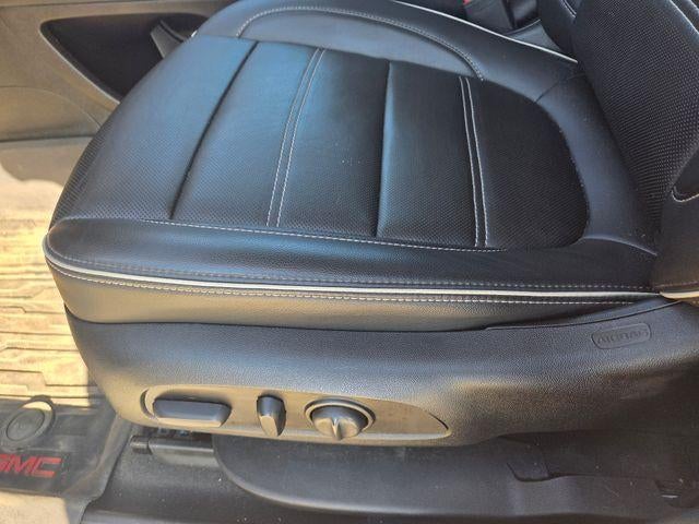 2023 GMC Acadia AWD Denali
