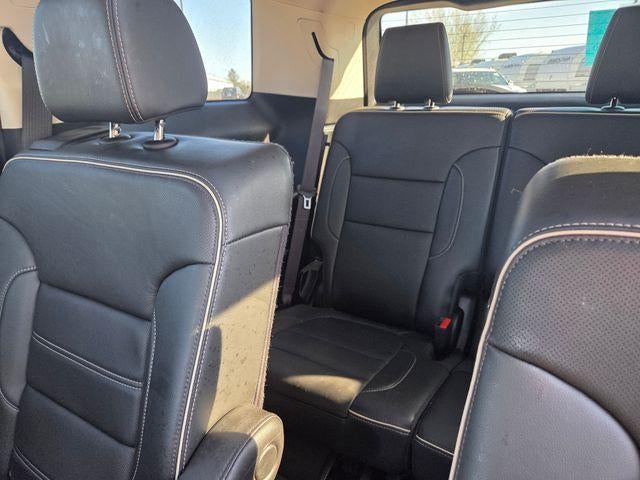 2023 GMC Acadia AWD Denali