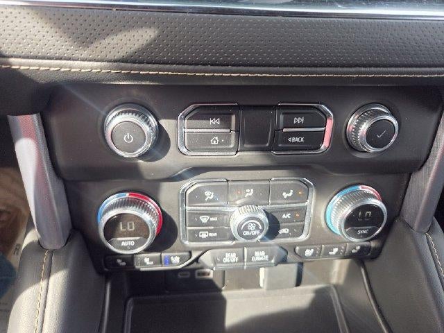 2024 GMC Yukon XL 4WD 4dr SLT