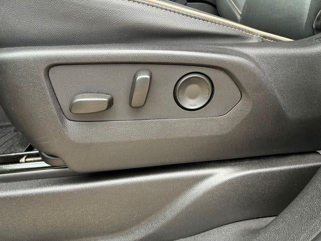 2024 GMC Yukon XL 4WD 4dr SLT