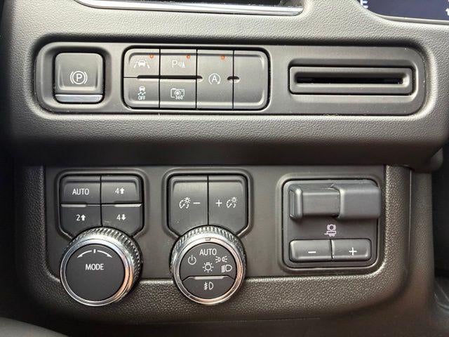 2024 GMC Yukon XL 4WD 4dr SLT