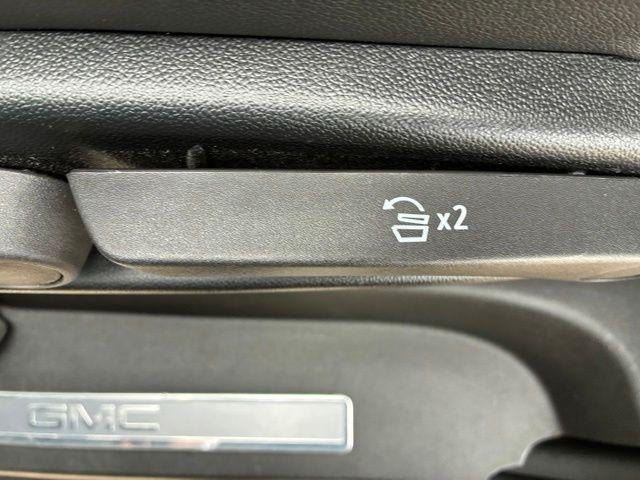 2024 GMC Yukon XL 4WD 4dr SLT