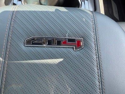 2025 GMC Yukon XL 4WD 4dr AT4